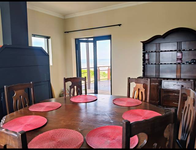 6 BEDROOM HOUSE FOR SALE IN PARADISE BEACH